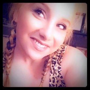 Meet your Posher, Heather!!!